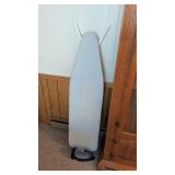 IRONING BOARD AND IRON