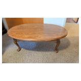 OAK COFFEE TABLE 15' TALL 43' X 28'