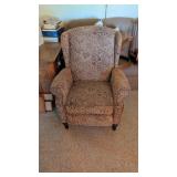 LOUNGE CHAIR