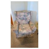 LOUNGE CHAIR