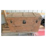 TRAVEL TRUNK