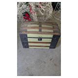 TRAVEL TRUNK