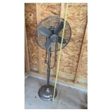 FLOOR FAN