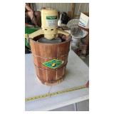 WHITE MOUNTAIN ICE CREAM MAKER