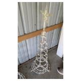 LIGHTED SPIRAL TREE