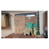 LIGHT UP CHRISTMAS DECORATIONS