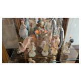 FIGURINES