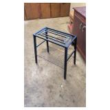 METAL PLANT STAND