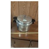 PRESSURE COOKER
