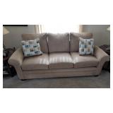LA-Z-BOY COUCH 82'