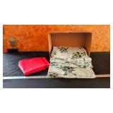 CHRISTMAS TABLECLOTHS PLASTIC