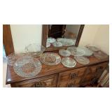 GLASS SERVING PLATES
