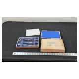 KNIFE SET