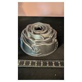 ROSE BUNDT PAN