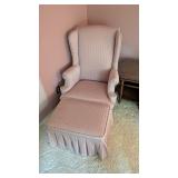 LOUNGE CHAIR
