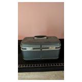 TRAIN CASE