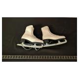 ICE SKATES