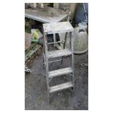 STEP LADDER