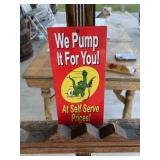 DINO Sinclair We Pump PC Porcelain Door Push Sign