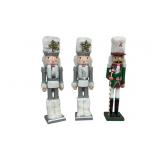 3 Nutcrackers