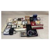 Collection of costume/fashion jewelry
