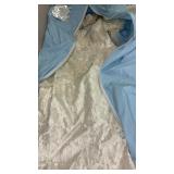 Wedding Dress w Vail