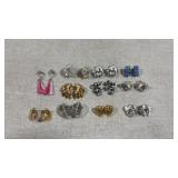11 pairs of quality vtg clip on earrings