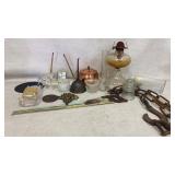 glass oil lamp, vintage collectibles