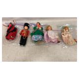 6 Miniature dolls, 2 broken legs