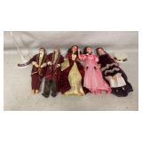 5 dolls 12", 2 stands