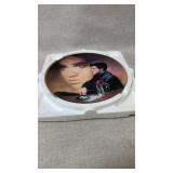 Collector plates featuring themes & authenticities