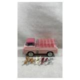 vintage Nylint No. 6200 Ford Econoline dog kennel