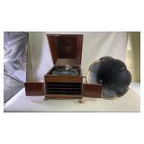 antique Victor Victrola phonograph Has a broken
