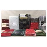 Holiday-Themed Tablecloth and Napkin Sets