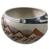 NICHOLAS QUEZADA GEOMETRIC DESIGN MATA ORIZ POT