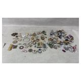 Jewelry items including brooches, bracelets, penda