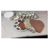 MIKASA Porcelain cups and saucers and place mats