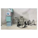 Kirkland Tissues, Figurines, and Stand