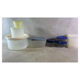 Assortment of Pyrex & plastic Tupperware