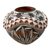 MARIE JUANICO ACOMA POTTERY VASE POT
