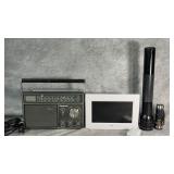 Vintage Panasonic RF-1090 3-band Portable Radio,