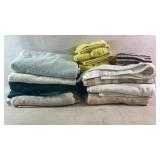Assortment of bath towels & washcloths
