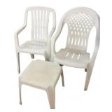 2 plastic Chairs and Side Table