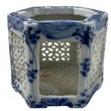 ANTIQUE IMPERIAL CHINESE BLUE & WHITE BRUSH HOLDER