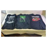(3) menï¿½s graphic tee shirts