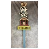 Farmhouse 'Welcome' Sign with Stacked Wooden