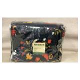 Plow & Hearth Queen Size Quilt and Pillow Shams