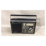 Vintage Panasonic RF-1115 portable 4-band radio