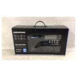 Grundig S450DLX Portable AM/FM/Shortwave Field