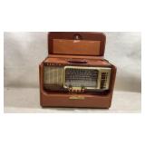 vintage Zenith Trans-Oceanic portable shortwave